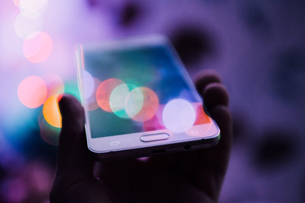Impactul digitalizării asupra relațiilor interumane și politicii